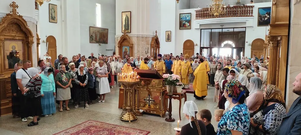 Сентябрь 2024 г. Могилев. В Спасо-Преображенский кафедральный собор принесен ковчег с мощами преподобной Ефросинии Московской.