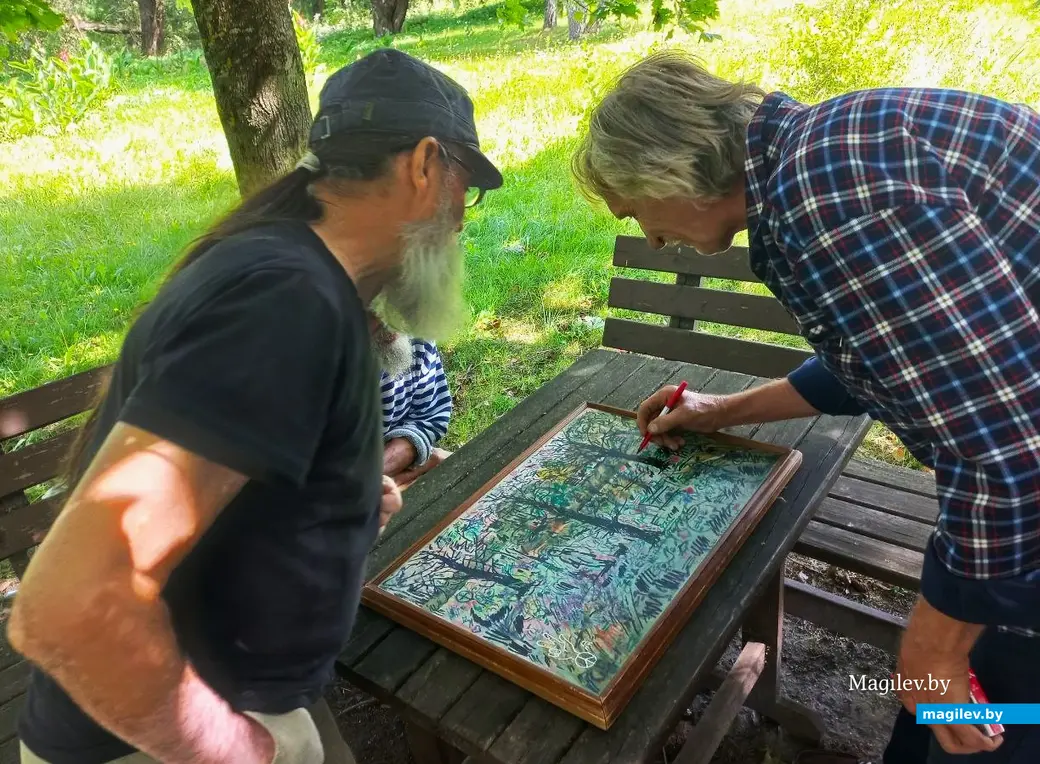 Август 2024. Рисует Володя Синявский.