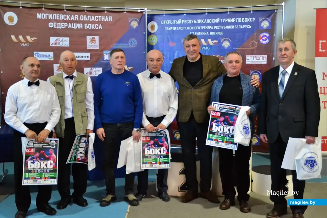 2023 год, Могилев, СК «Олимпиец». Могилевские специалисты бокса (третий слева – Семен Соркин) во время турнира памяти заслуженного тренера РБ Генриха Ривкина.