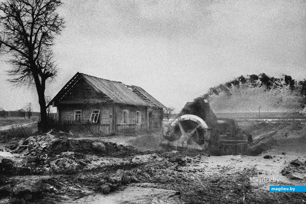 Аварии на Чернобыльской АЭС. Опустевшие деревни. Фото Александра Литина.