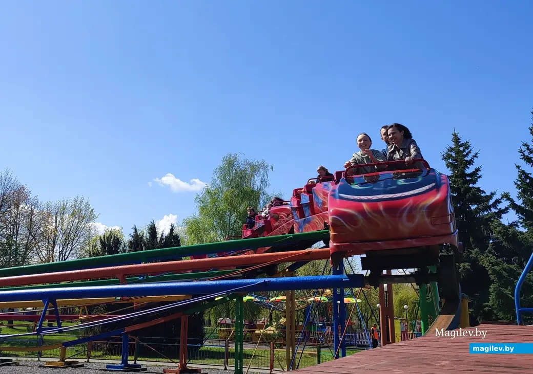 «Биоробот» стал дешевле, «Полет» подорожал. Парк аттракционов 27 апреля открыл сезон.