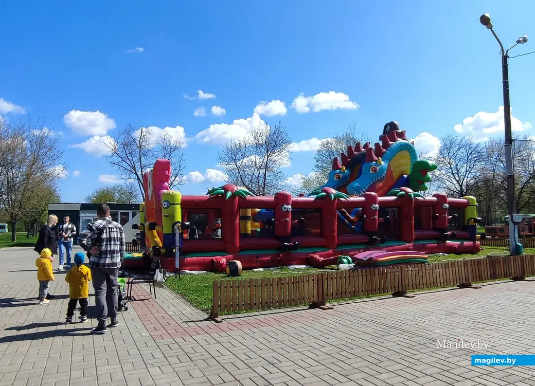 «Биоробот» стал дешевле, «Полет» подорожал. Парк аттракционов 27 апреля открыл сезон.