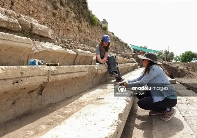 В Турции археологи ведут раскопки древнего стадиона вместимостью 10 тысяч зрителей. Фотофакт