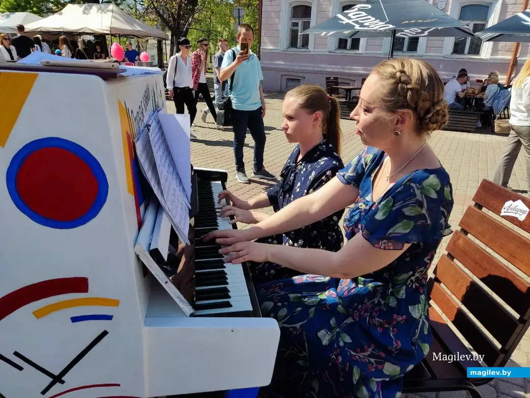 1 мая 2024 года. Весенний старт проекта «Открытые клавиши» на площадке возле гимназии № 3 по улице Ленинской в Могилеве.
