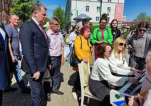 Музыкальная улица: с 1 мая на Ленинской любой желающий может сыграть на пианино