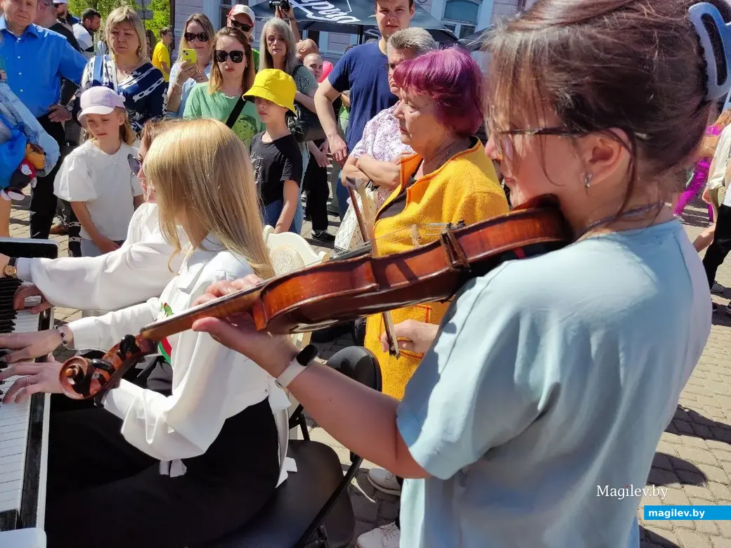 1 мая 2024 года. Весенний старт проекта «Открытые клавиши» на площадке возле гимназии № 3 по улице Ленинской в Могилеве.