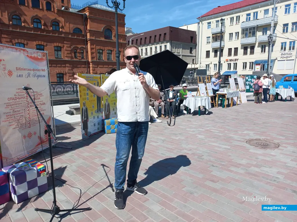 Могилев, 1 мая 2024 года В Театральном сквере прошел ряд мероприятий, организованных Могилевским отделением Союза писателей Беларуси.