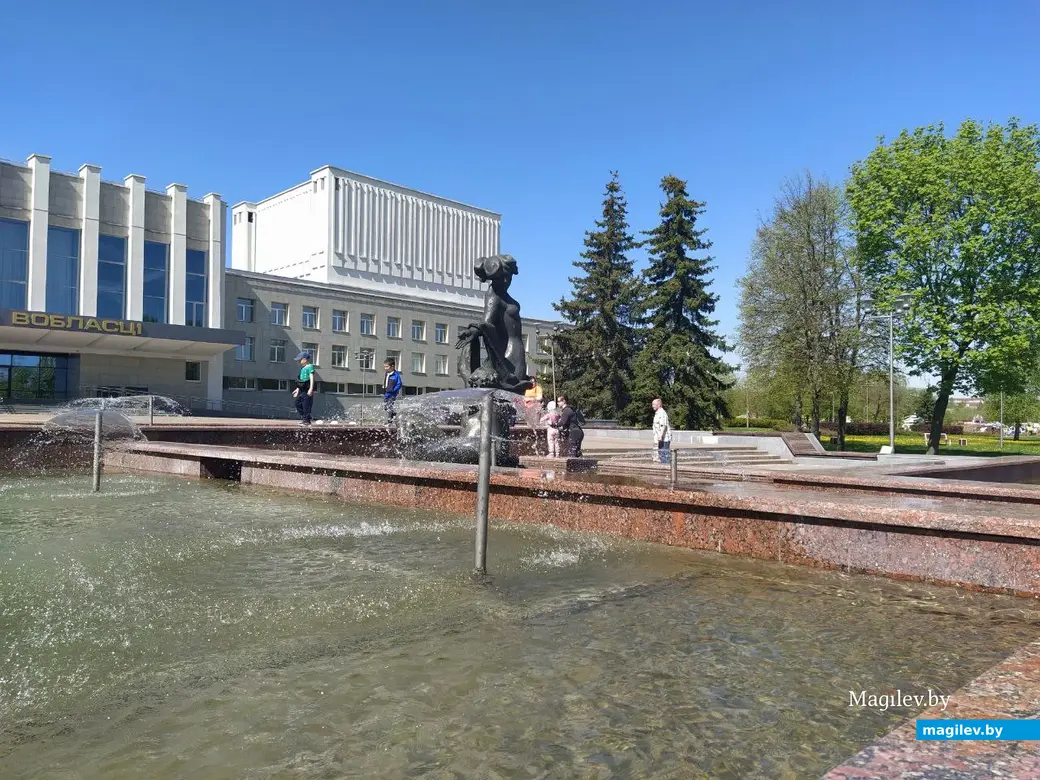 1 мая 2024 года. В Могилеве заработали фонтаны.