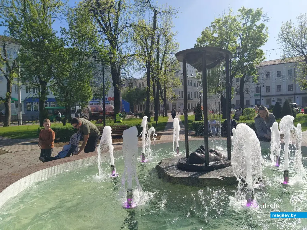 1 мая 2024 года. В Могилеве заработали фонтаны.