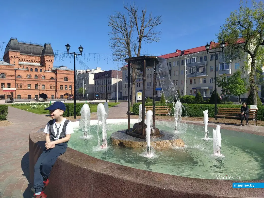 1 мая 2024 года. В Могилеве заработали фонтаны.