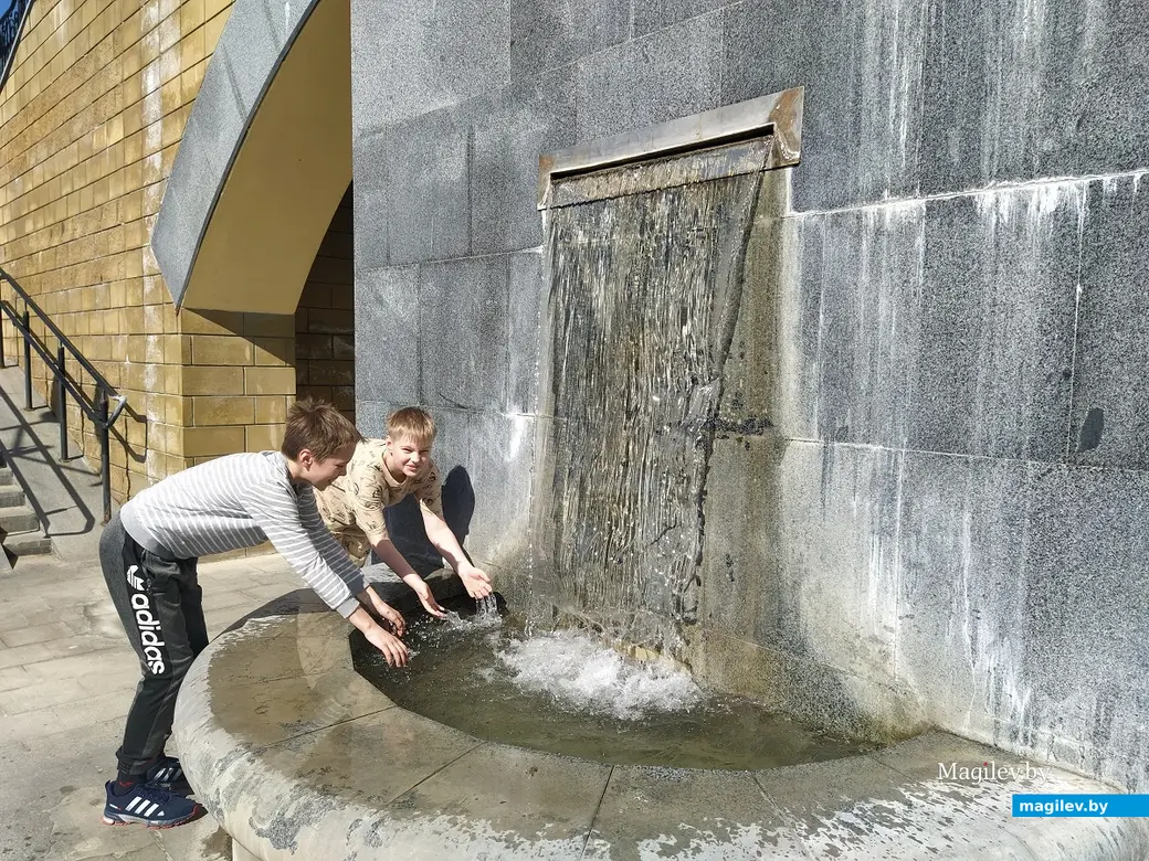 1 мая 2024 года. В Могилеве заработали фонтаны.