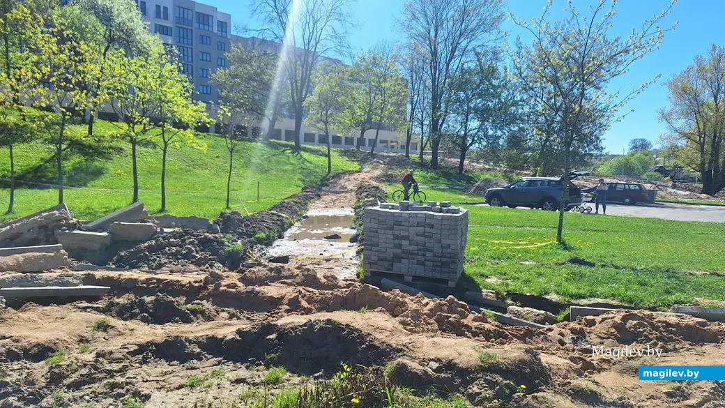 Май 2024 г. Могилев, набережная Дубровенки. Скоро здесь появится скейт-парк.