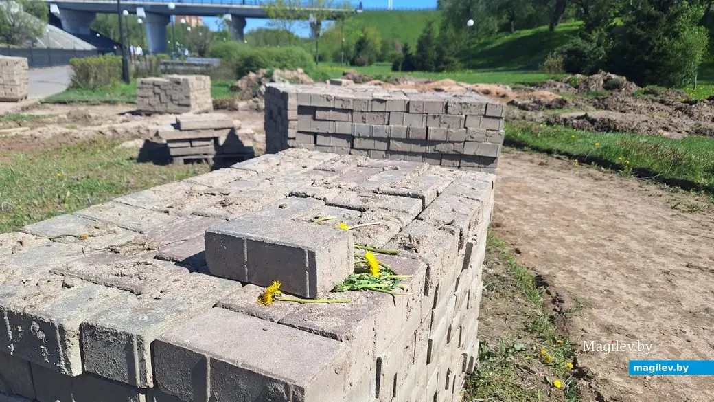 Май 2024 г. Могилев, набережная Дубровенки. Скоро здесь появится скейт-парк.