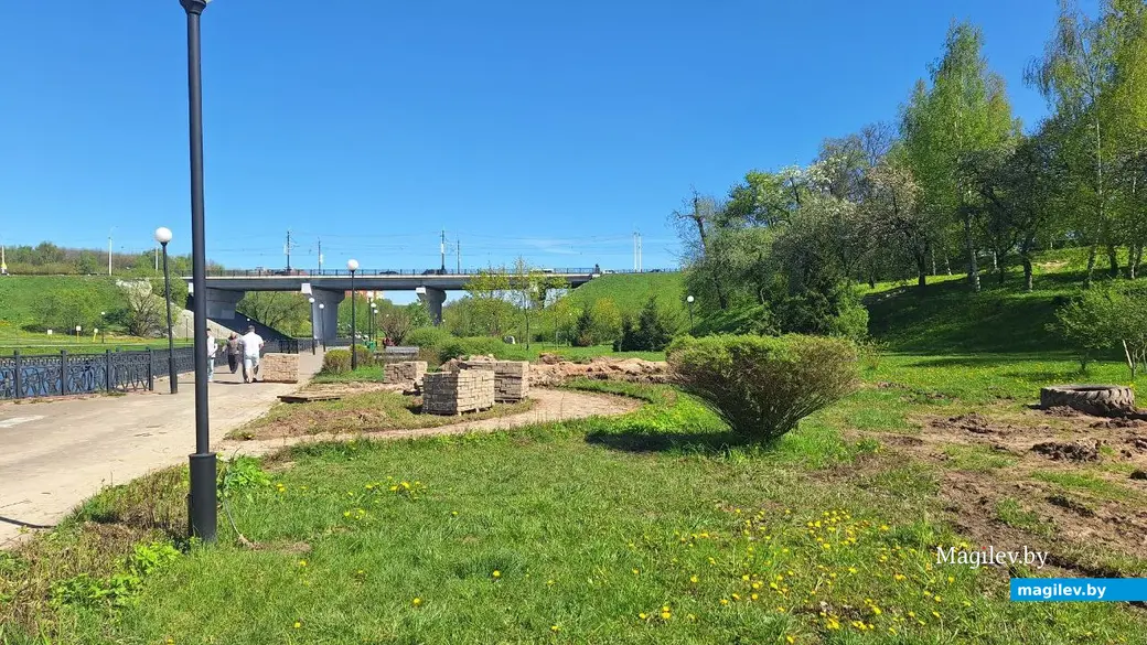 Май 2024 г. Могилев, набережная Дубровенки. Скоро здесь появится скейт-парк.