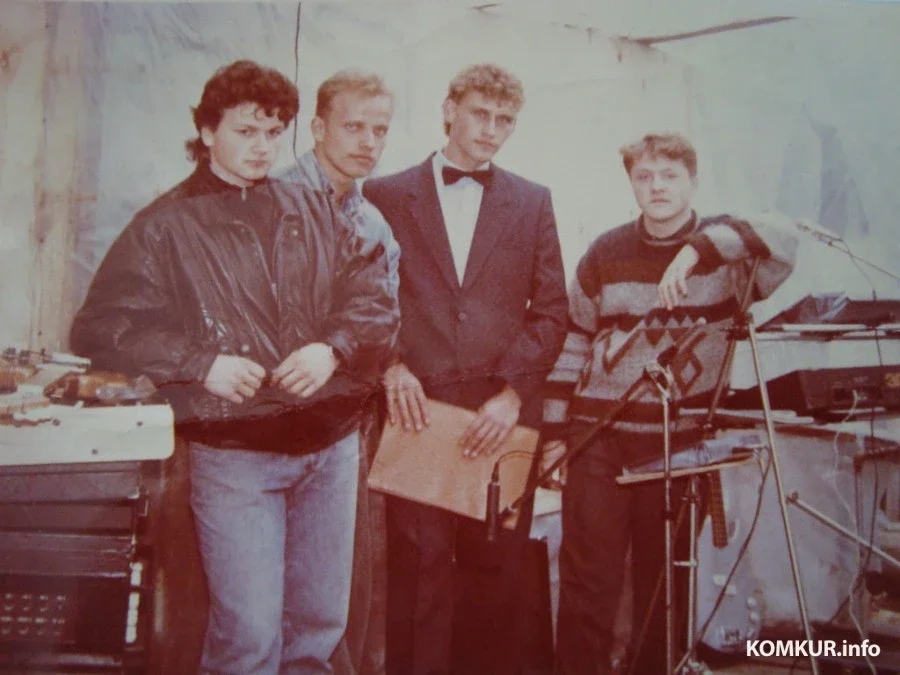 Август 1993 год. Слава Куксенков, Слава Матвеев, Василий Каблаш и Виталий Иванов на свадьбе в