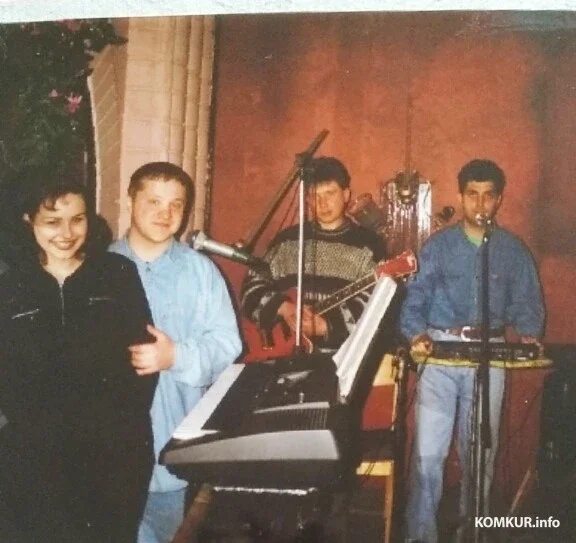 1996 год. Наталья Остроух, Виталий Иванов, Николай Никифоровец и Михаил Гутин в кафе "Татьяна".