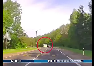 Водитель автобуса в Осиповичах обогнал автомобиль не по правилам