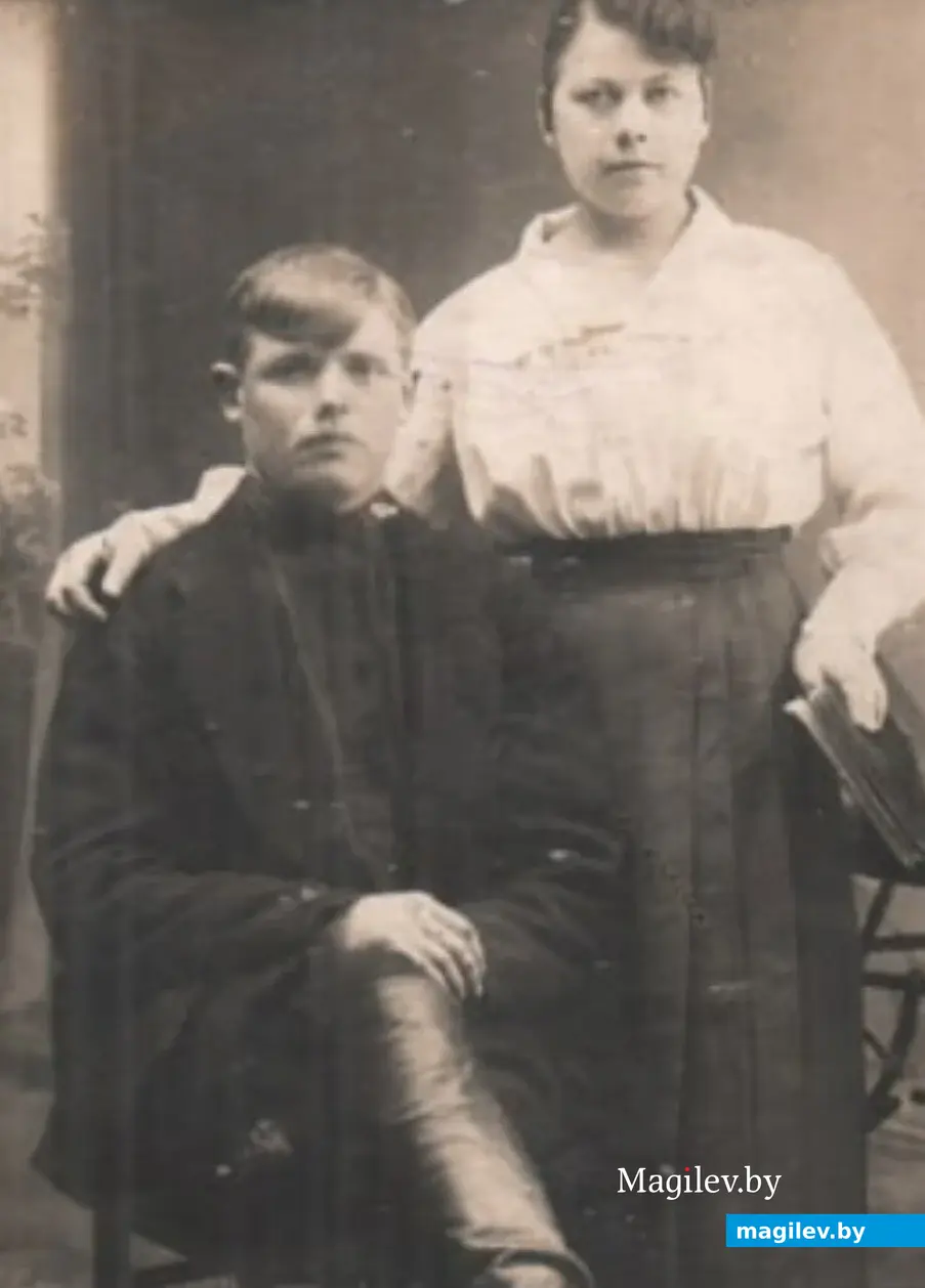 Родители Лидии Платоновны, Екатерина Брониславовна и Платон Акимович, после свадьбы, конец 1920-х годов.