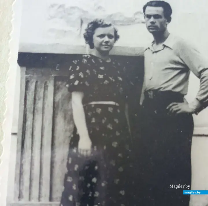 Лидия с супругом Александром. Здесь ей 18 лет.