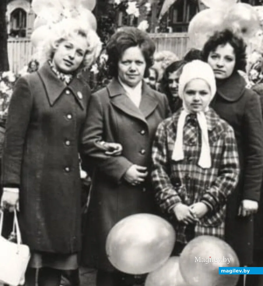 Лидия Платоновна посередине, слева – ее коллега Анна Янченко (Полонейчик), справа – дочь