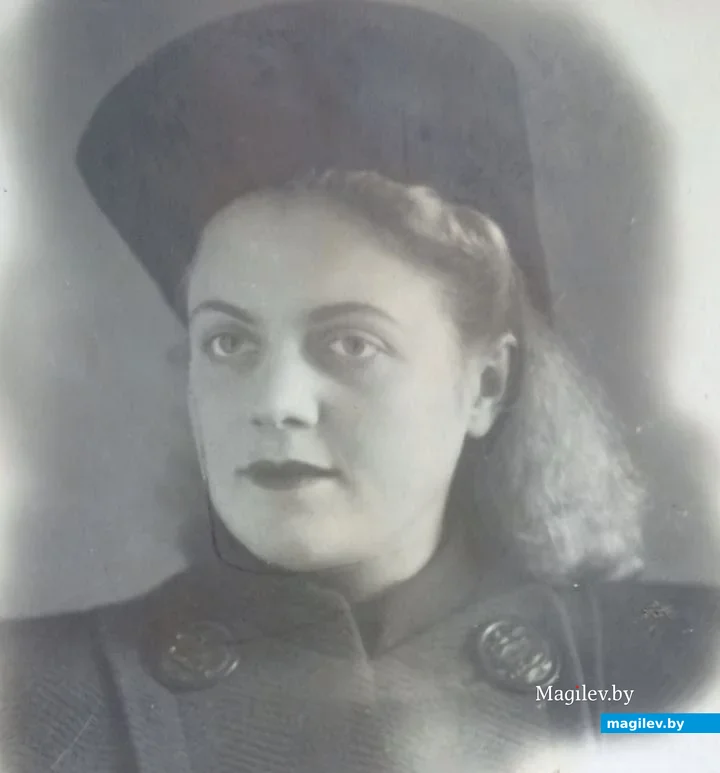 Родная сестра Лидии, Валентина. Она была очень красивой, говорили, что похожа на актрису