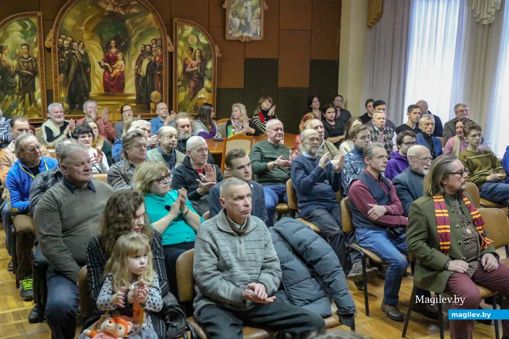 2018 год. Могилев. Зал готов снова увидеть Татьяну Ложечникову.