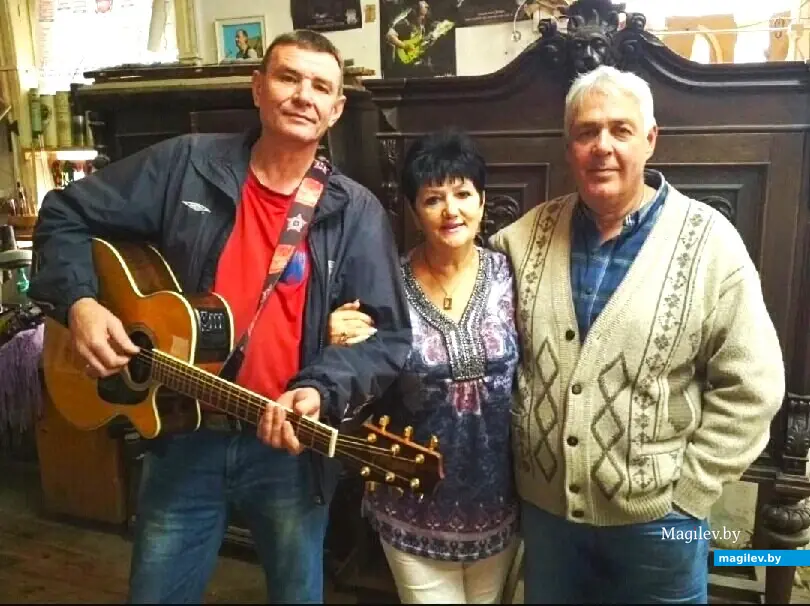 2022 год, Могилев. Татьяна Ложечникова со своими старыми друзья-музыкантами: Юрием Довиденко (слева) и Борисом Шрейбером.