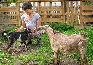 «У меня есть все, кроме страусов!» Как бобруйчанка подрабатывает на подсобном хозяйстве