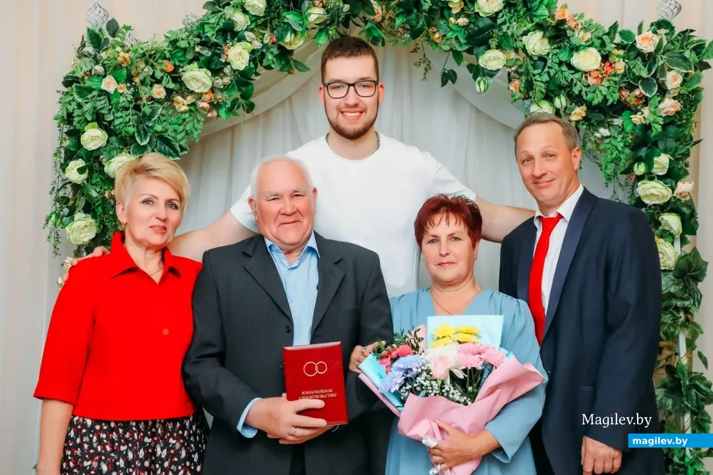 10.05.2024, Бобруйск. Золотая свадьба Татьяны Андреевны и Геннадия Михайловича Журавлёвых. Фото: