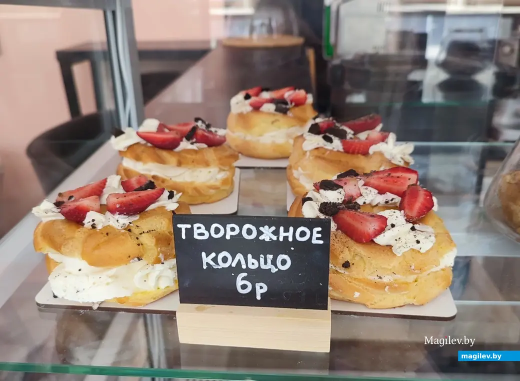 Кондитерская с именем. Попили кофе у Владислава Молдованова. Май 2024 года.