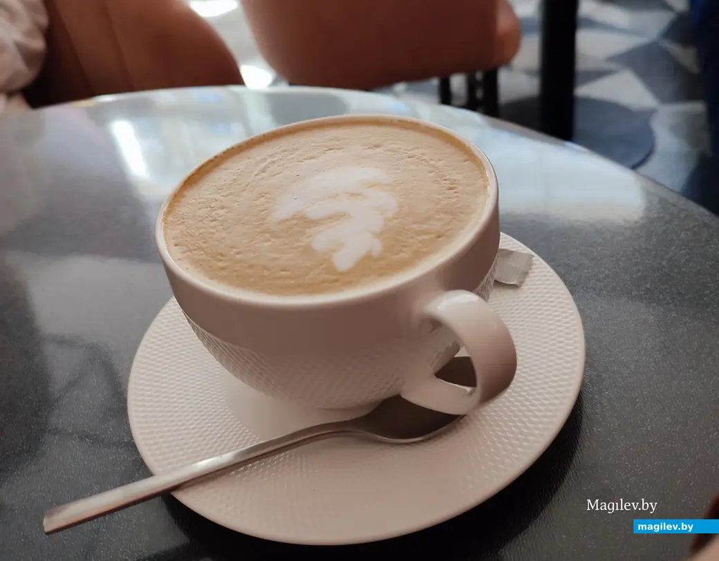 Кондитерская с именем. Попили кофе у Владислава Молдованова. Май 2024 года.