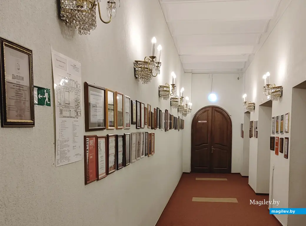 Главную женскую роль сыграл мужчина. Сходили на спектакль в Могилевский драмтеатр.