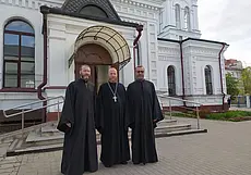 «Нет одного шаблона, по которому можно прийти к вере».  Как три родных брата стали священнослужителями в Трехсвятительском соборе Могилева