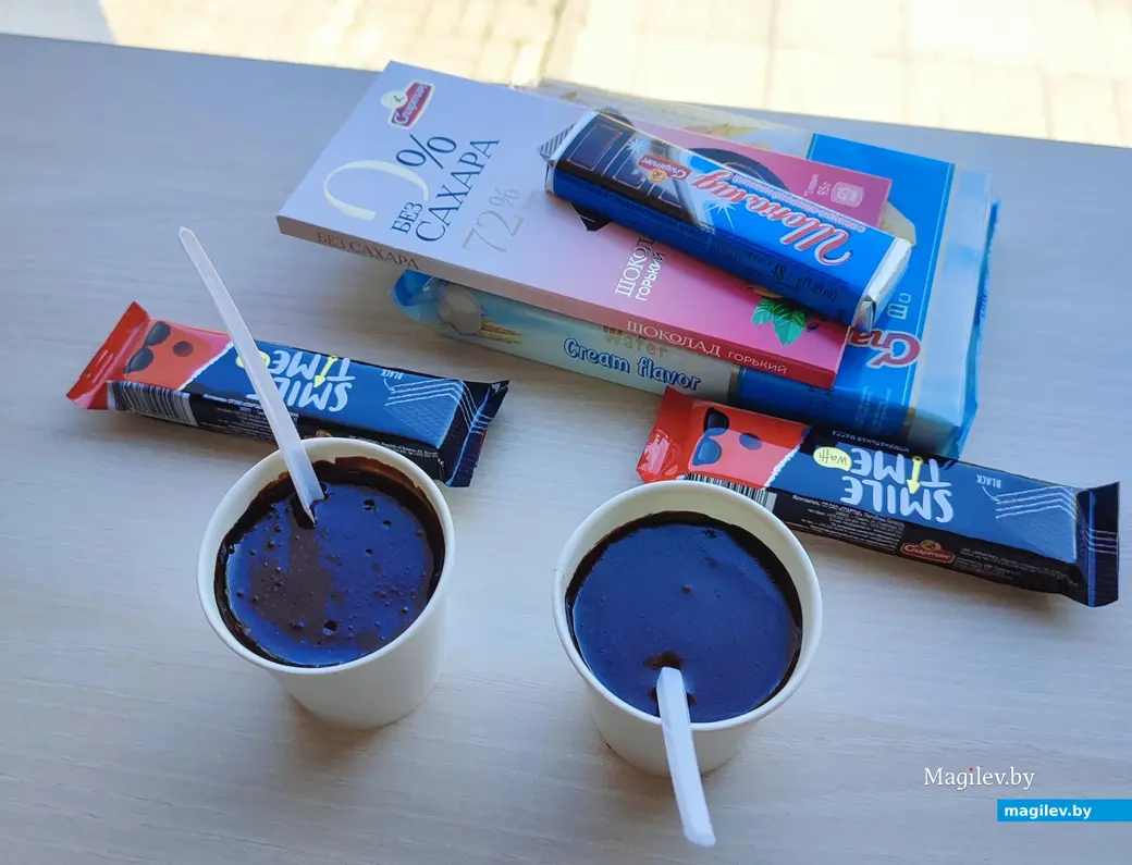 Бюджетный вариант в центре Могилева. Выпьем горячего шоколада со сладостями за 10 рублей на двоих. Май 2024 года.