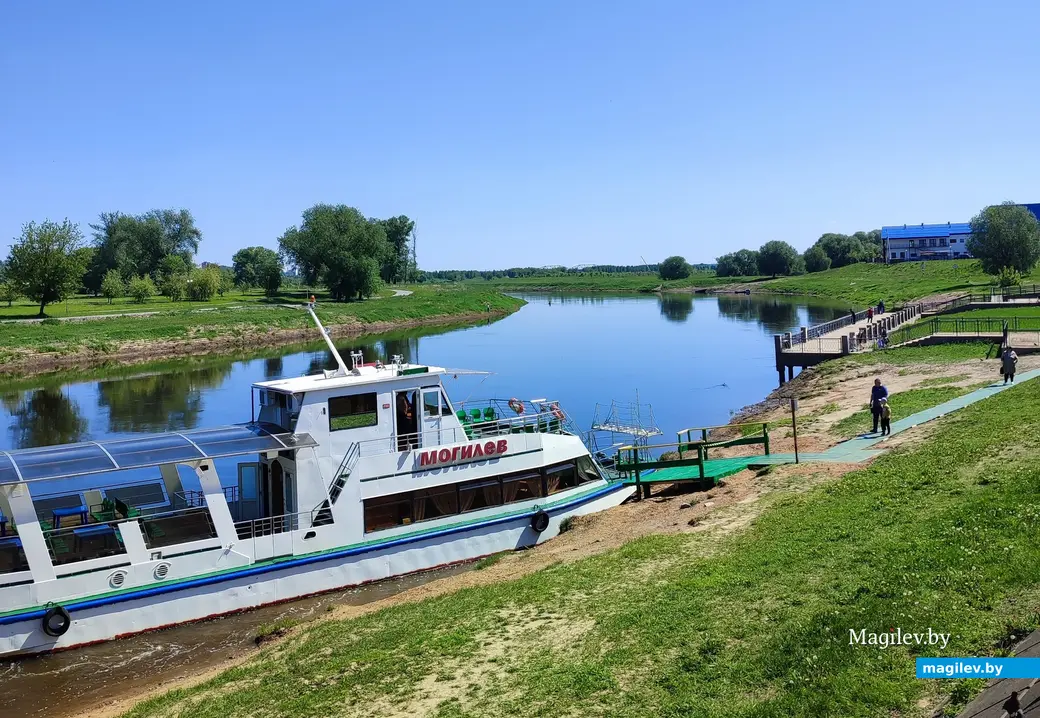 С ветерком по реке. Сколько стоит прокатиться на теплоходе? 19 мая 2024 года.