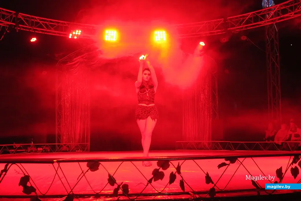 Май 2024 г. Могилев, пр.Пушкинский. Выступление цирка-шапито Sirius.