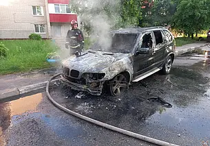 В Могилевском районе рано утром горел автомобиль БМВ