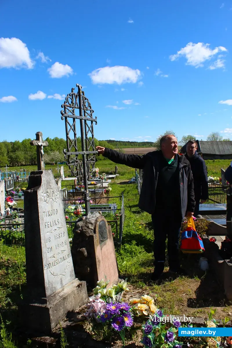 Май 2024 года. Деревня Жодишки Сморгонского района Гродненской области. Католическое кладбище.