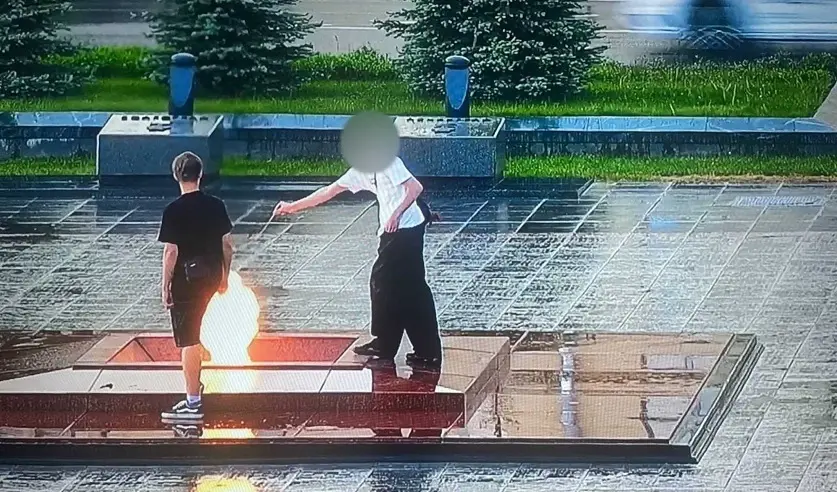 Май 2024 года. В Минске подростки осквернили Вечный огонь. Возбуждено уголовное дело. Фото СК РБ