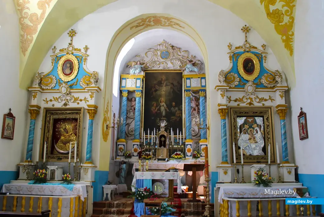 Май 2024 года. Деревня Жодишки Сморгонского района Гродненской области. Троицкий костел.