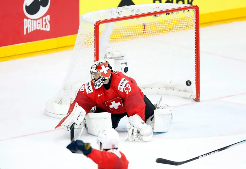 Чемпионат мира по хоккею 2024, финал Швейцария - Чехия. Первый гол. Фото Reuters