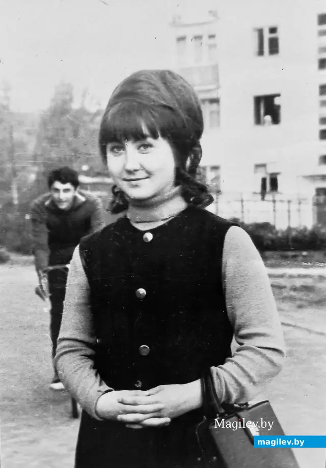 1970-е годы, Могилев. Зоя на прогулке.