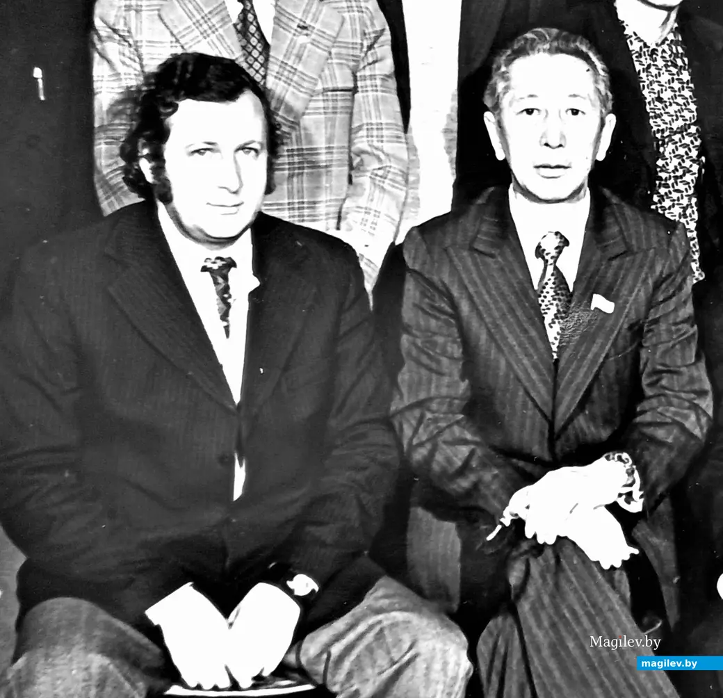 1970-е годы, Киргизия. Владимир Браиловский (слева) среди коллег-музыкантов.