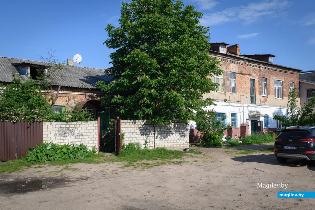 23.05.2024, Бобруйск, Социалистическая, 71. Старый город. Во дворе останки брукаванки