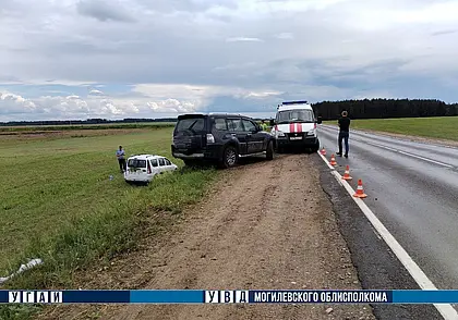В Шкловском районе столкнулись Mitsubishi и Lada. Водитель последней в больнице
