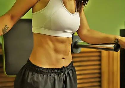 Топ-3 самых бесполезных упражнения на пресс: с ними желаемой фигуры не добиться