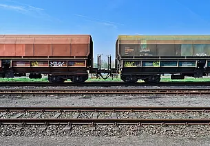 Пока поезд стоял, могилевчане «разгрузили» вагон с металлолом