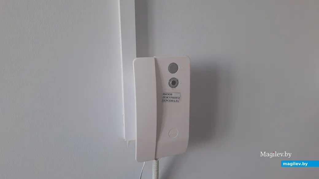 Май 2024 г. Могилев, палата в новой «инфекционке» оборудована кнопкой вызова медперсонала.