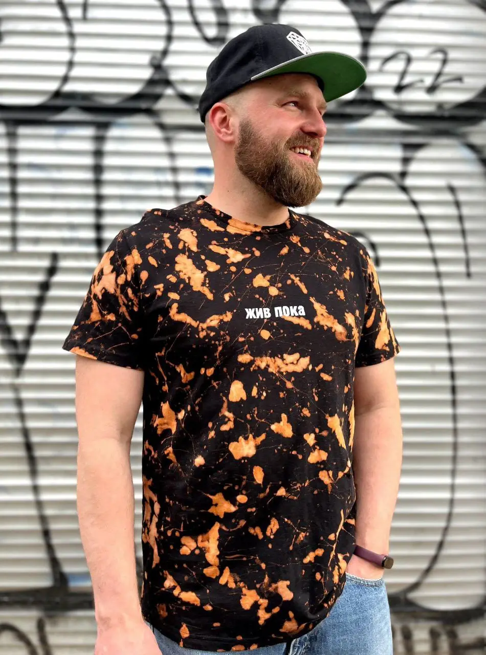 Работы Алеси Широкеевой. Рисунок на футболке.