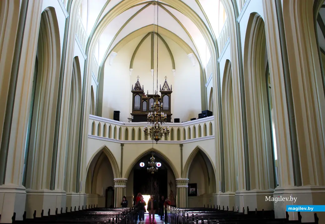 Май 2024 года. Деревня Гервяты. Костел Святой Троицы. Орган.